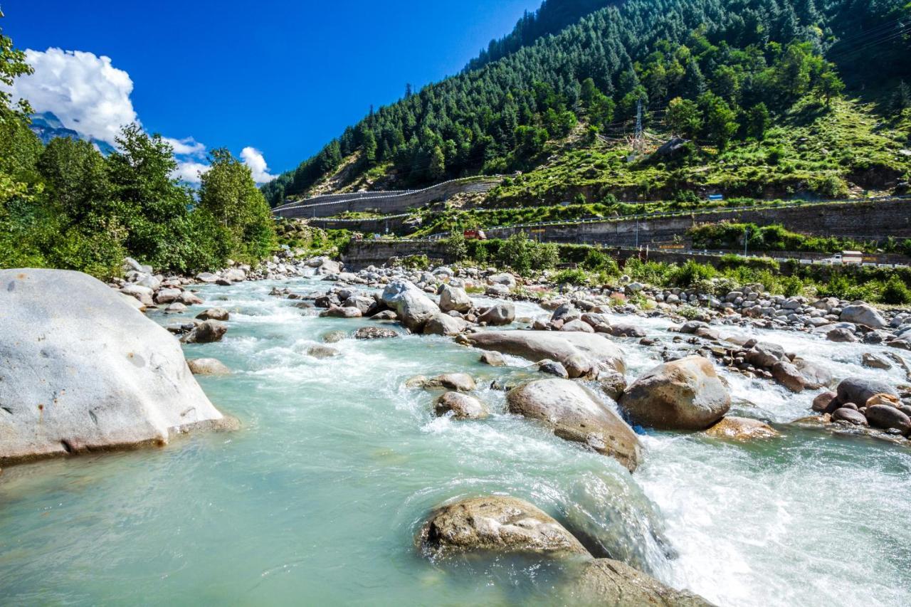 The Highland Park Hotel Manali  Exterior photo