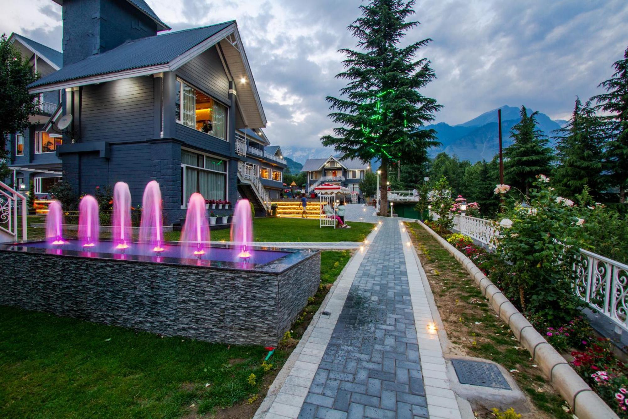 The Highland Park Hotel Manali  Exterior photo