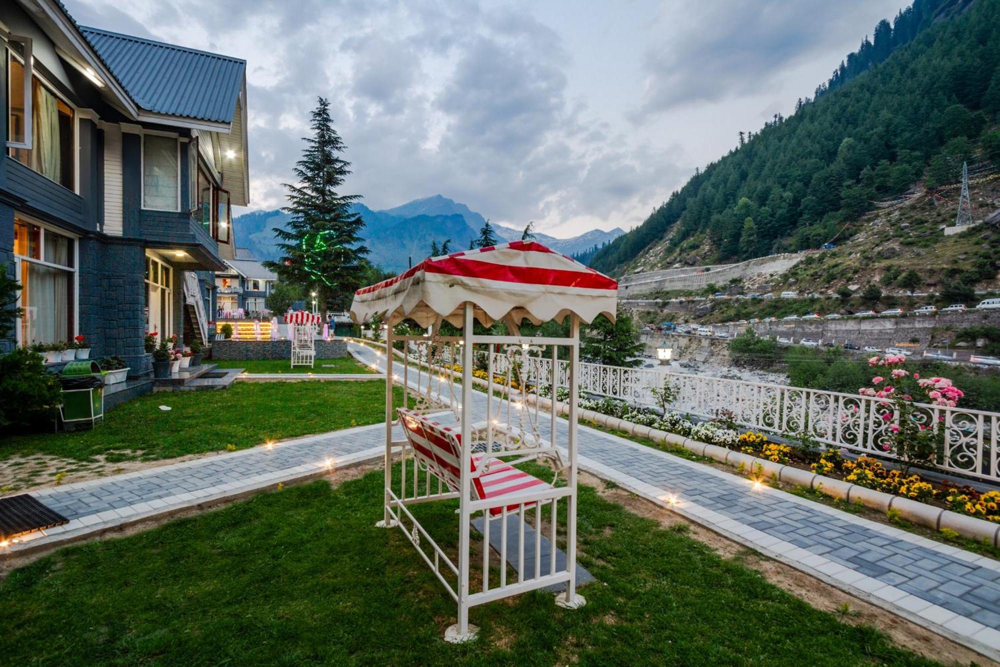 The Highland Park Hotel Manali  Exterior photo