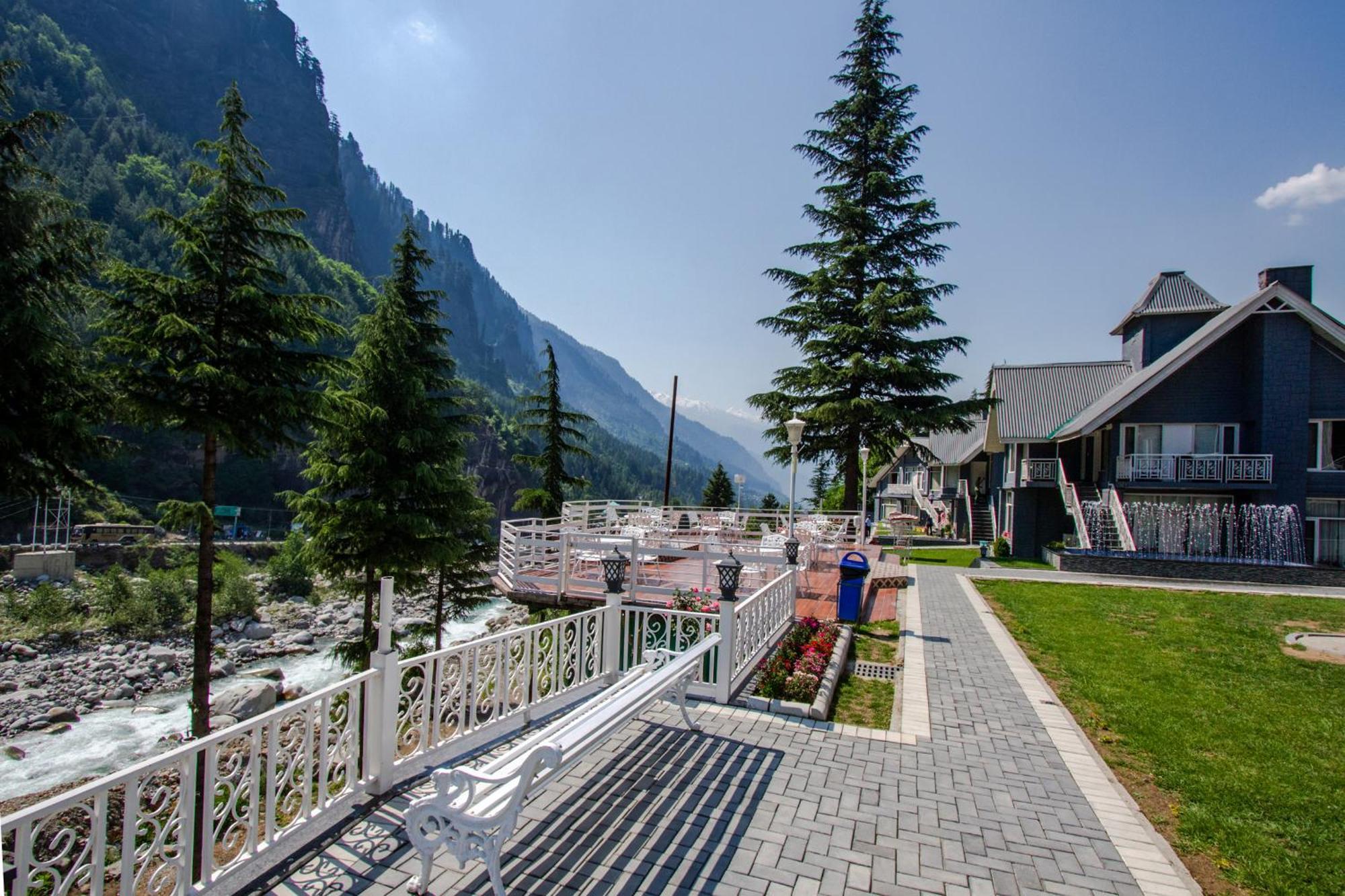The Highland Park Hotel Manali  Exterior photo